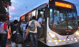 Empresas presentan propuestas para la licitacin de 70 buses