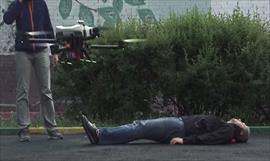 Increble salto en paracadas desde un dron