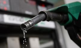 Buscan empujar los precios del combustible hacia arriba, asegura experto