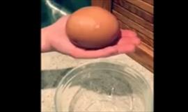 Una madre encuentra aterradora sorpresa dentro de un Huevo Kinder