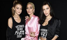 Tres celebridades en el desfile Victoria Secret