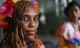 El cabello afro ha sido reprimido dentro de la sociedad, seala Michelle Khafif