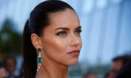 Adriana Lima se siente de lo mejor en Miami