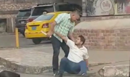 Identifican a conductor de taxi agresor