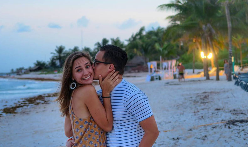 Andrs Pieiro le pidi matrimonio a su novia Danielle Dwyer