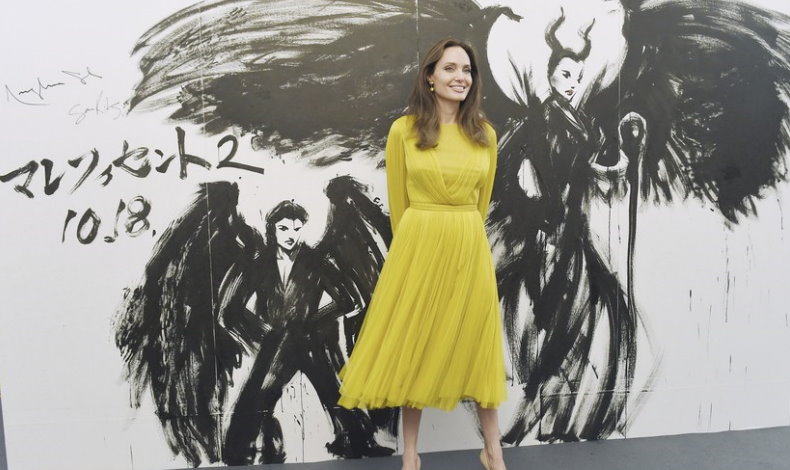 Angelina Jolie con su look de Realeza a lo Kate Middleton