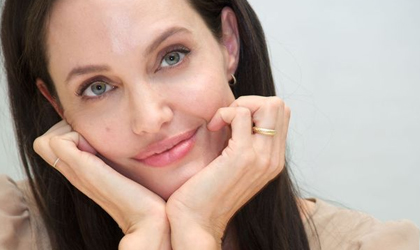 Angelina Jolie extraa ms que nunca a su madre