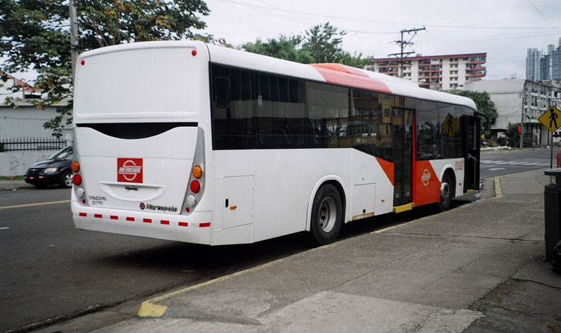 Una persona herida en robo a un metrobus