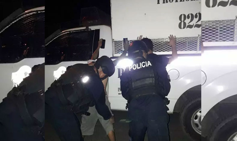 Dos policas son atacados en Bar