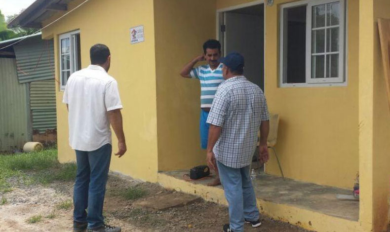 Llevan ayuda a afectados por las lluvias en Guarar y Las Tablas por parte del MIVIOT