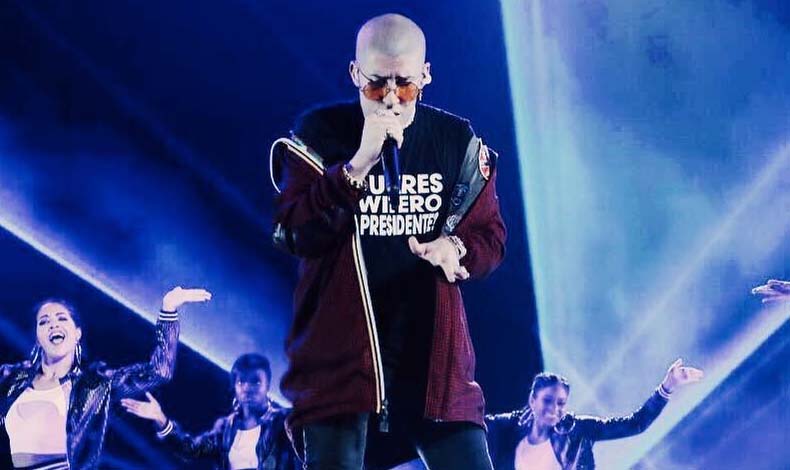 Bad Bunny fue llevado a un hospital de Panam, tras caerse de la tarima