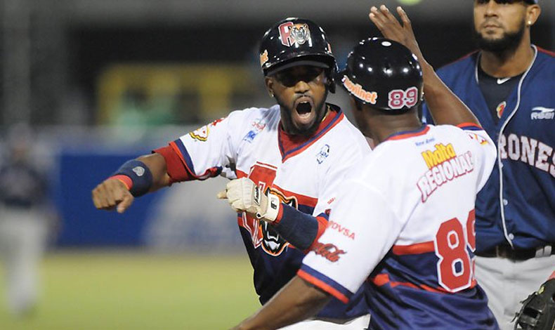 Baldonado debut en el bisbol venezolano y Espino ve accin
