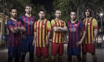 El Bar�a presenta su nueva camiseta