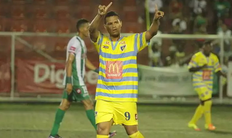 Chorrillo FC se refuerza con la llegada de Rolando Blackburn