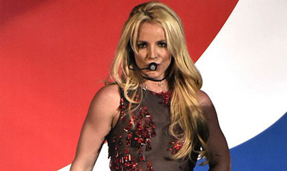 Britney Spears en el festival B96 Pepsi Jingle Bash