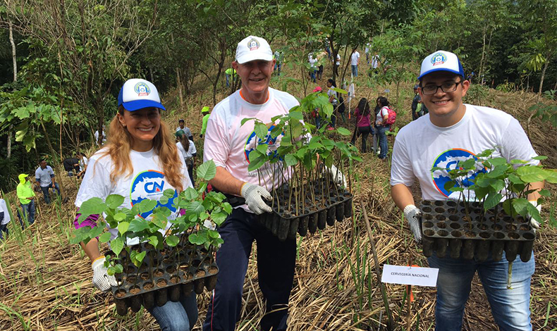 Cervecera Nacional se une al plan de reforestacin con el SIP