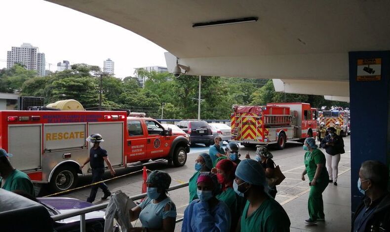 Complejo Hospitalario de la CSS es evacuado por posible derrame de sustancia qumica