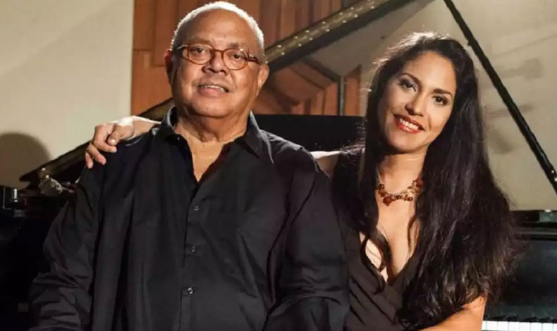 Cancelan concierto en Panam� de Pablo Milan�s con su hija Hayd�e Milan�s