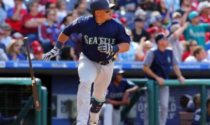 Ruiz se visti de hroe en la victoria de los Marineros de Seattle