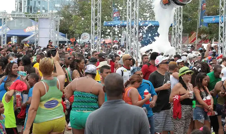 Autoridades panameas esperan que turistas en carnaval inyecten 7 millones de dlares a la economa nacional