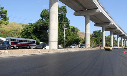 Cerrada parcialmente la va Transstmica por habitantes de la comunidad de Sonsonate