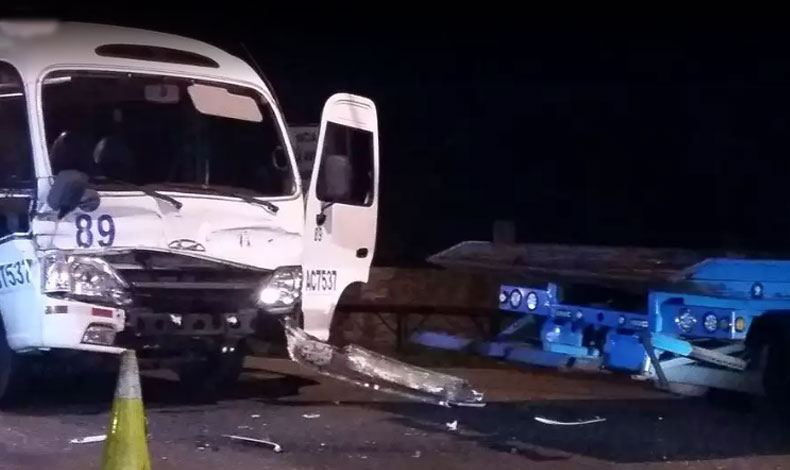 Accidente de trnsito deja dos personas lesionadas en Pedregal
