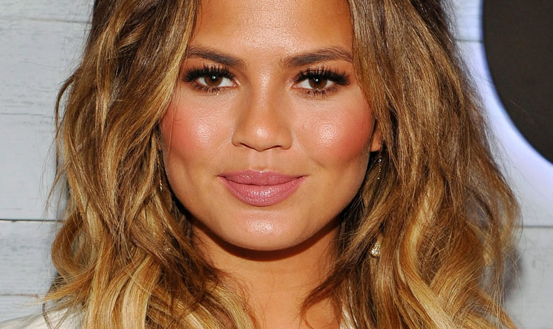 Chrissy Teigen, dej una gran propina a una mesera