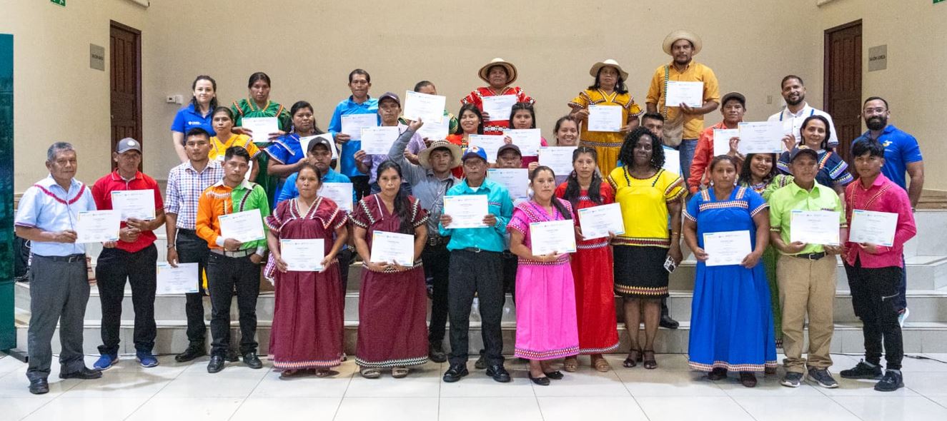M�s de 100 emprendedores Ng�be-Bugl� se fortalecen con el programa �ABC del Emprendedor Digital�