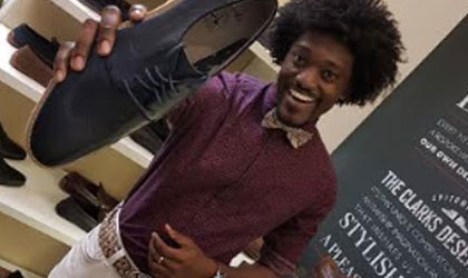 La marca Clarks hizo una demostracin gratuita de sus nuevos productos de limpieza