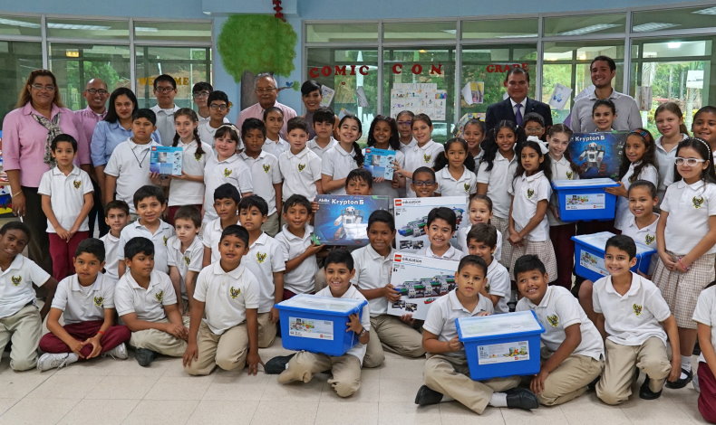 Colegio Javier es premiado por Ford en la V Olimpiada de Robtica STEAM 2019