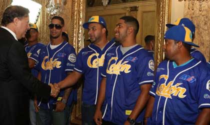 Coln Campen del beisbol mayor recibe un homenaje