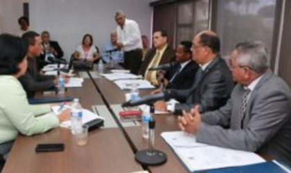 Se debatir ley de funcionarios municipales