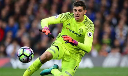 Antonio Conte niega la salida de Thibaut Courtois