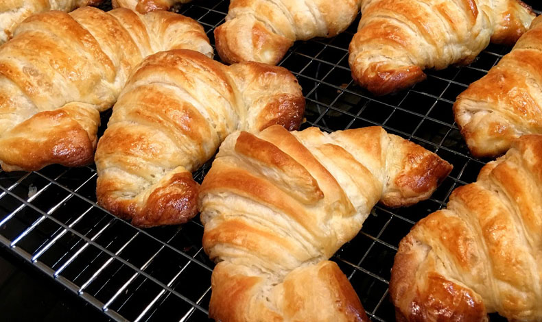 Aumenta el precio de cruasn en Francia por falta de mantequilla