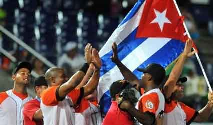 Cubanos son condenados por Tr�fico de Peloteros