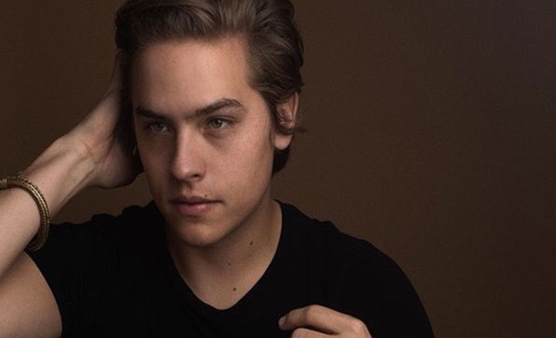 Dylan Sprouse regresa a Instagram para hacerle la vida imposible a su hermano