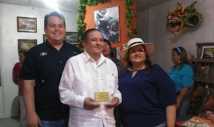 Homenaje a Dagoberto Yin Carrizo en Feria de Oc