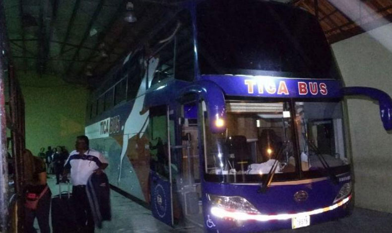 Dos costarricenses son capturados transportando droga en un bus