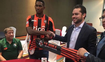 Dixon es presentado en su nuevo equipo Las �guilas del Salvador