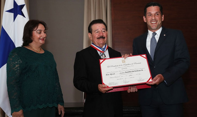 Dorindo Crdenas Durante 60 aos hemos llevado nuestra msica a cada rincn de esta nacin