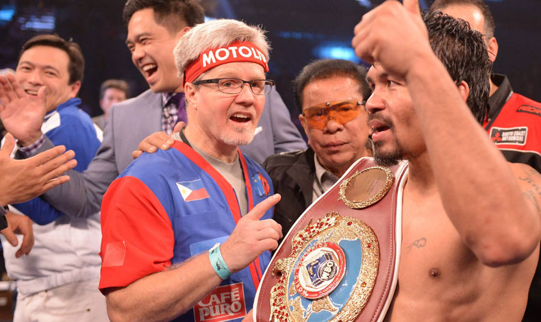 Entrenador de Pacquiao, Freddie Roach pide que se retire del boxeo