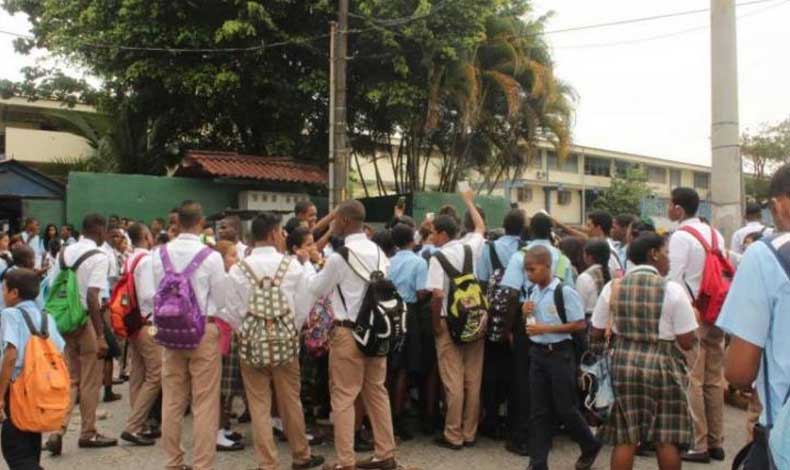 Estudiantes son preparados para combatir las pandillas