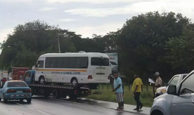 Realizan fuerte operativo de trnsito en Herrera