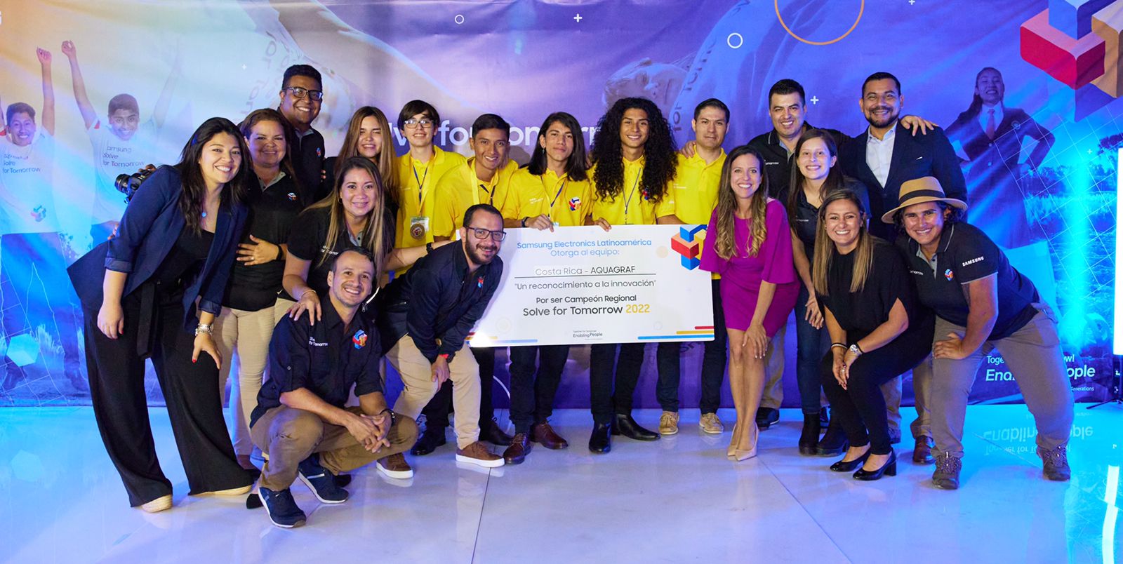 Costa Rica se titul campen regional del concurso Solve for Tomorrow de Samsung