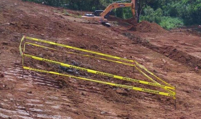 Trabajadores localizan cuerpos en un proyecto habitacional
