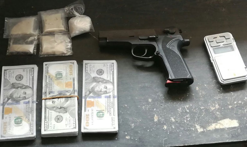 Capturan a una persona y decomisan 22 mil dólares en Parque Lefevre