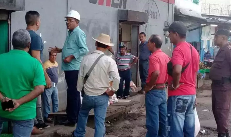 Buscan poner orden en antiguo mercado de David