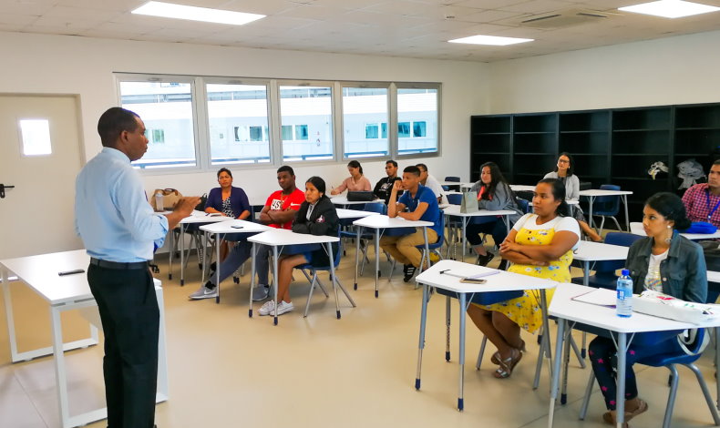 Conciencian a estudiantes sobre la importancia de encender la llama de la hospitalidad en los panameos