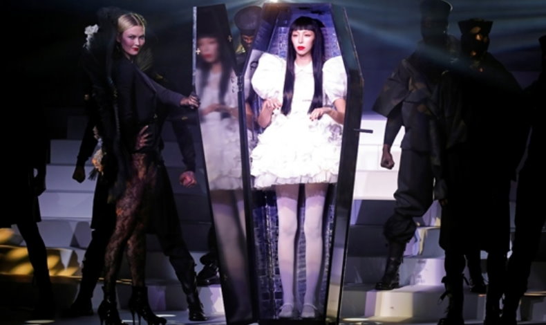 Jean-Paul Gaultier impresion con coleccin inspirada en un funeral