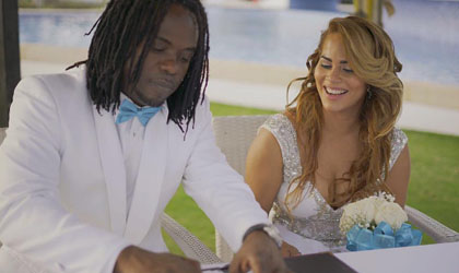 Kafu Banton no hace caso a las crticas luego de su boda